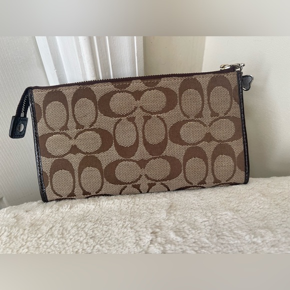 Coach Wallet EUC - Picture 7 of 10